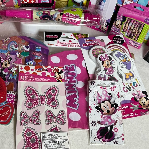 DISNEY’S MINNIE MOUSE AND FRIENDS GIFT SET - Picture 16 of 16